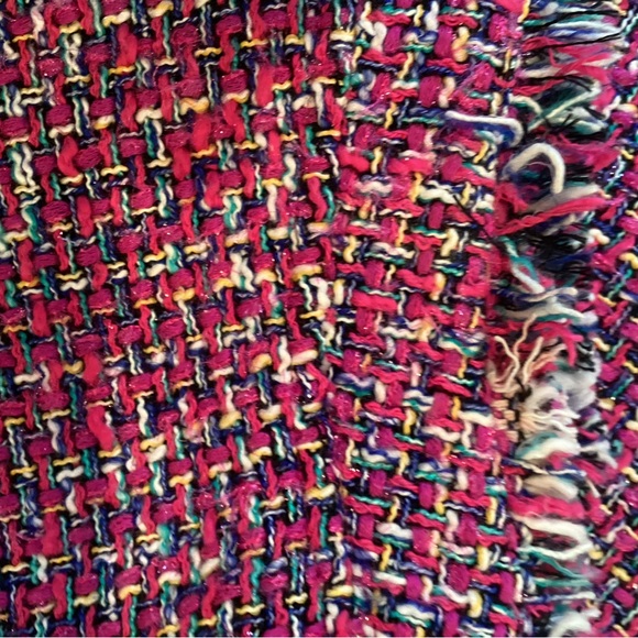 Elegant Pink Tweed Dress - Picture 3 of 4